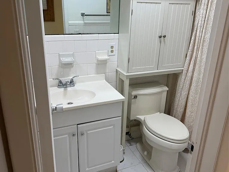 2841 NE 32nd St #2 — Photo 13