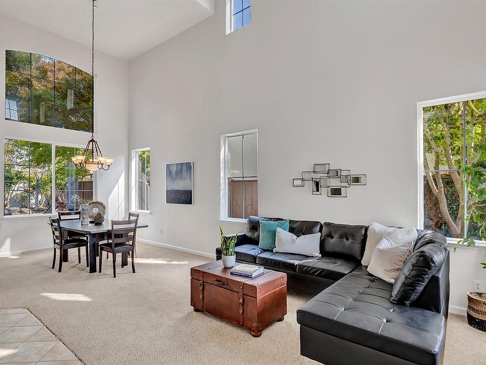1st image of 416 Bettona Way