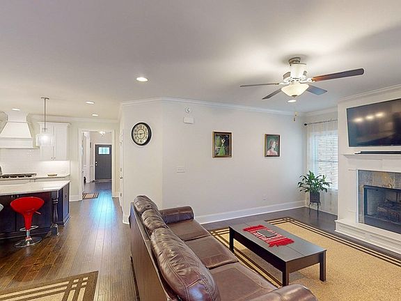 4th image of 201 Charleston Mills Dr