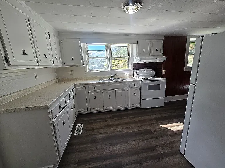 106 Stanley St — Photo 7