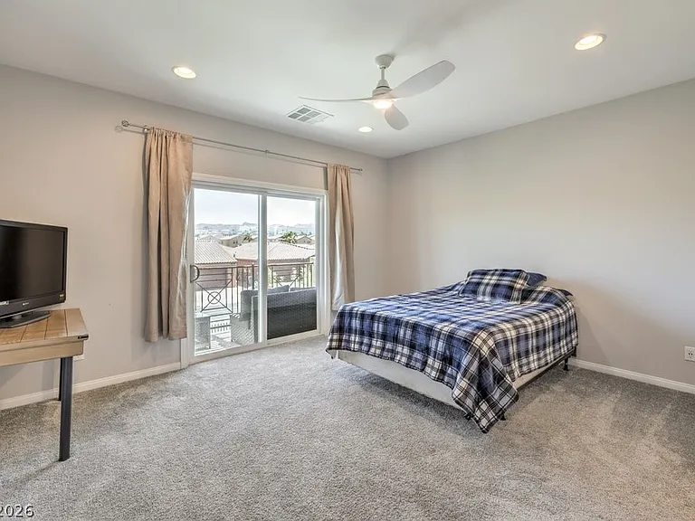 1028 Via Corto St — Photo 16