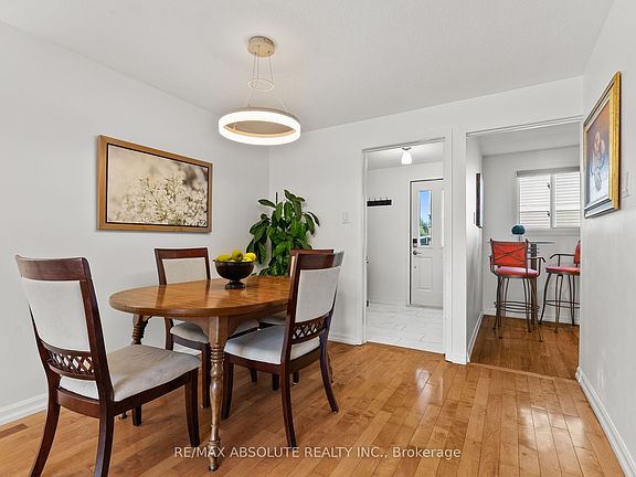 4th image of 413 Woodfield Dr #D