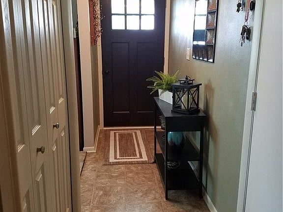 2nd image of 4060 Kenyon Ave