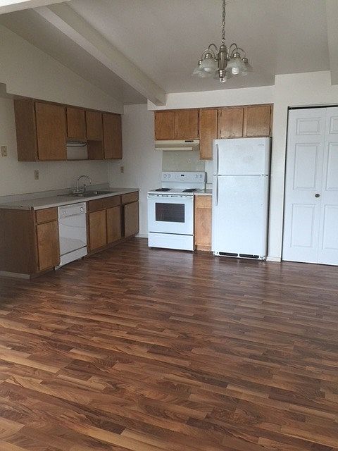 2nd image of 167 5th St SE APT 5