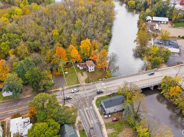 108 Grand St, Allegan, MI 49010