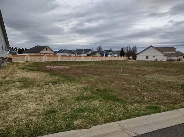 1109 N Country Club Dr #35 & 36, Deer Park, WA 99006