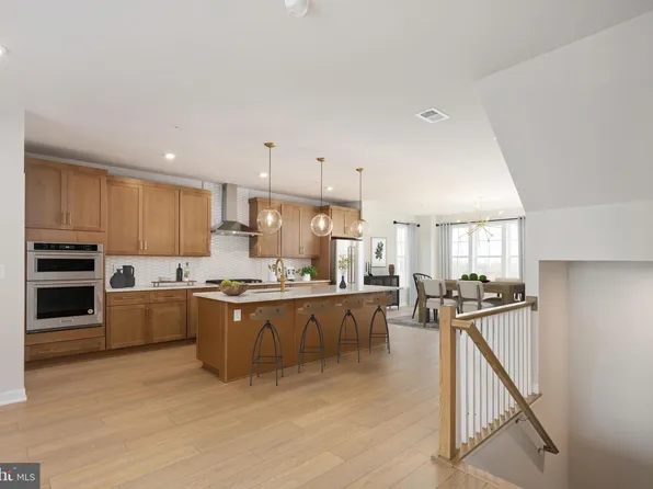 22122 Little Mount Ter, Ashburn, VA 20148