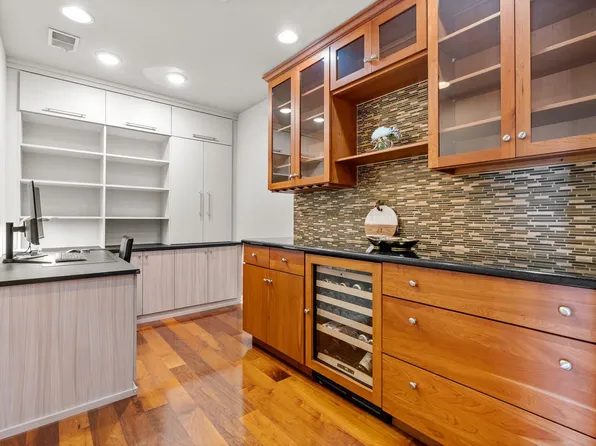 7400 River Road image 9 of 34