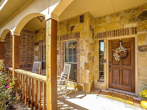 2nd image of 105 Chateau Dr
