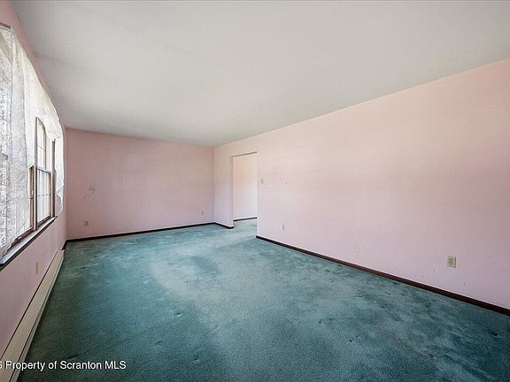3rd image of 30 Yorktown Rd