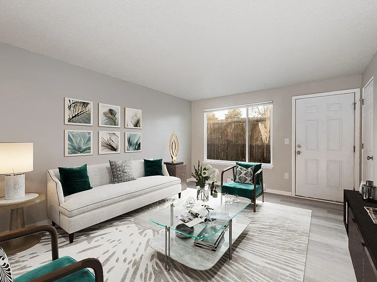 11320 Bridgeport Way SW — Photo 2