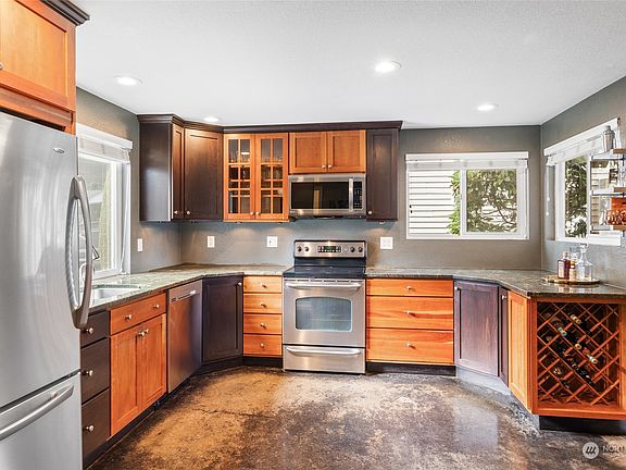 4th image of 10158 NE 137th Place #10158