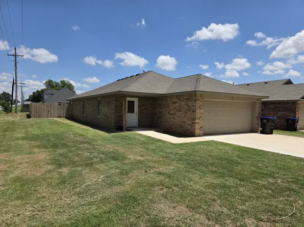 309 E 5th St, Thomas, OK 73669