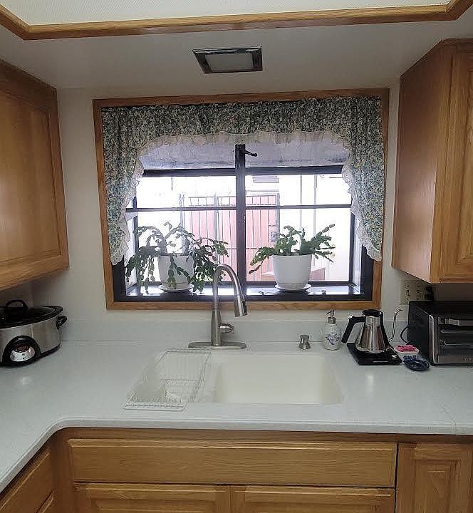 1st image of 1652 W CAMPBELL Avenue