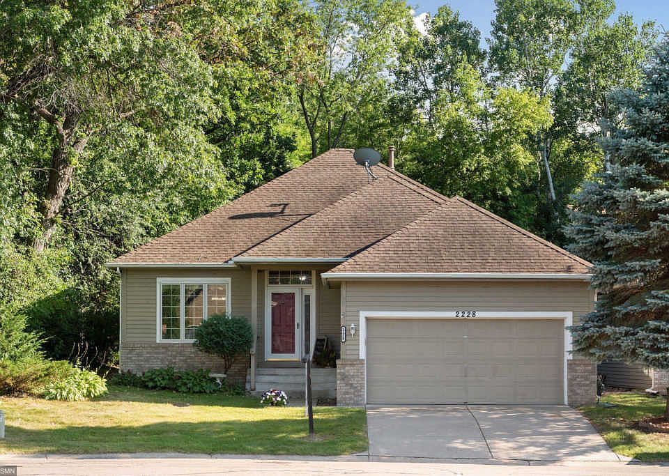 1st image of 2228 Wyndemere Ln