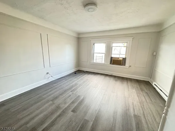 854 S 15th St APT 3, Newark, NJ 07108