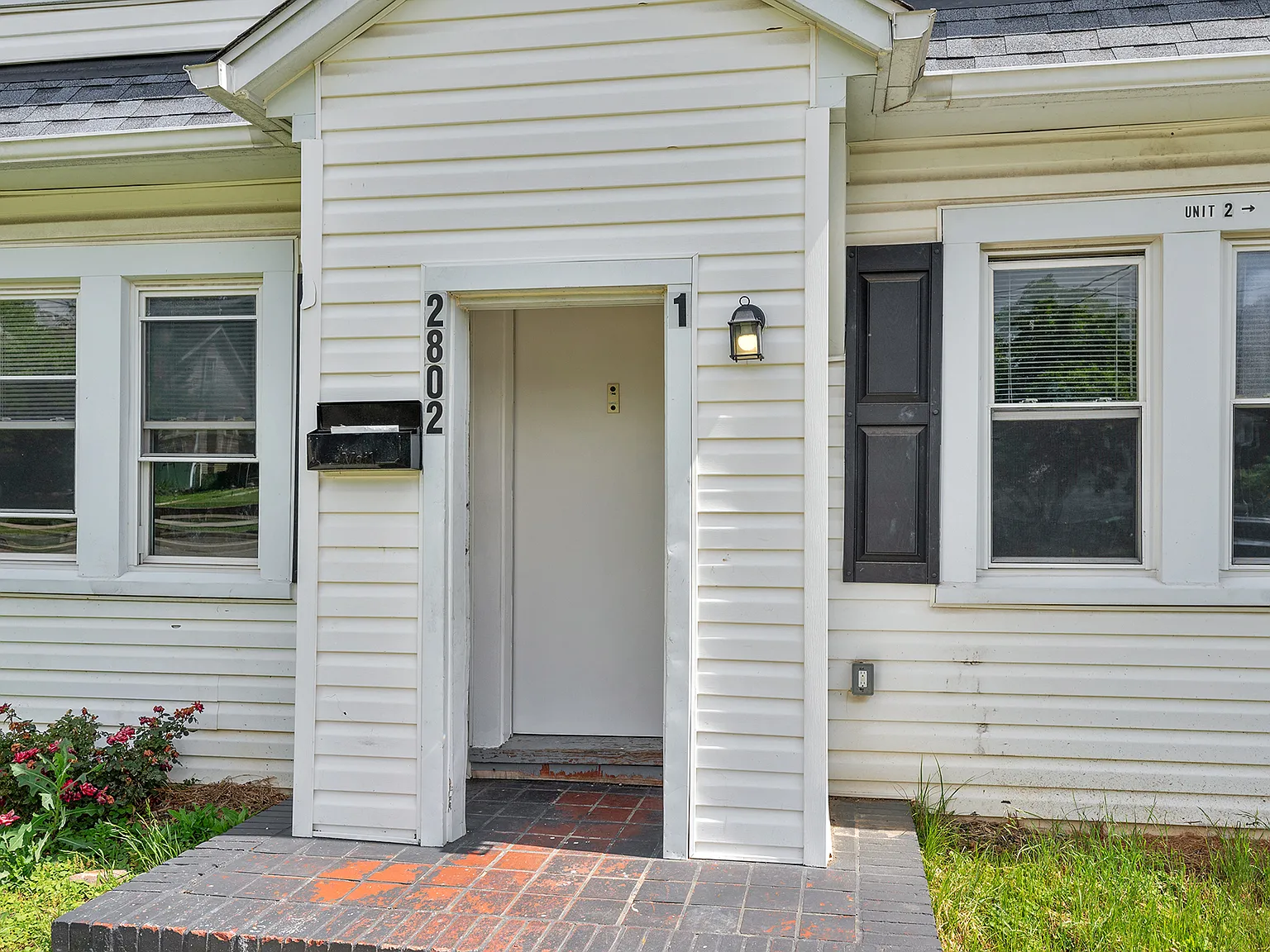2 bed, 1200 sqft, $1,970 — Photo 3