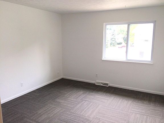 3rd image of 1721 Cromwell Dr