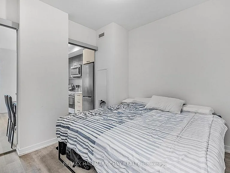 2300 Saint Clair Ave W #110 — Photo 22
