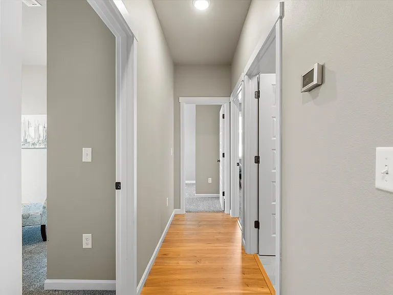 514 Constance Ave — Photo 4