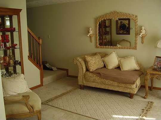 4th image of 4230 Chapman Dr