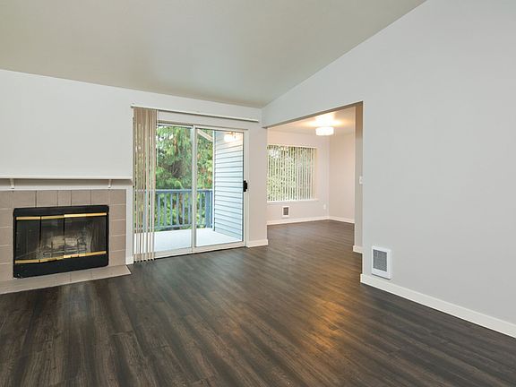 3rd image of 11101 NE 128th St #E202