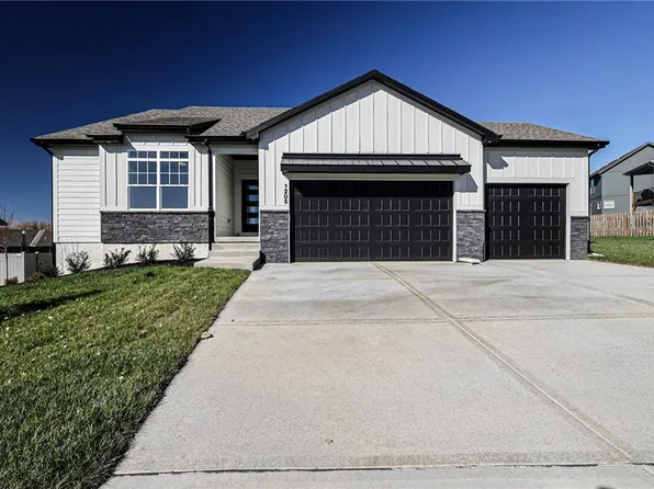 1205 Morgan Dr, Pleasant Hill, MO 64080