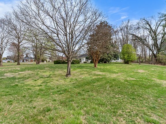 3rd image of 400 Idlewood Dr