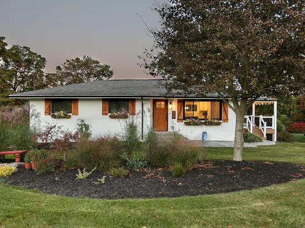 105 Poplar Dr, Monaca, PA 15061