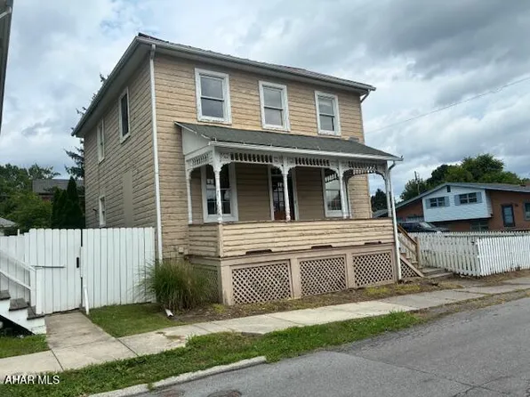 915 Church St, Hollidaysburg, PA 16648