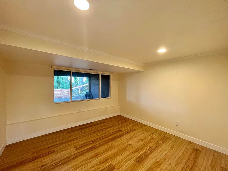 8611 NE 26th Pl — Photo 17