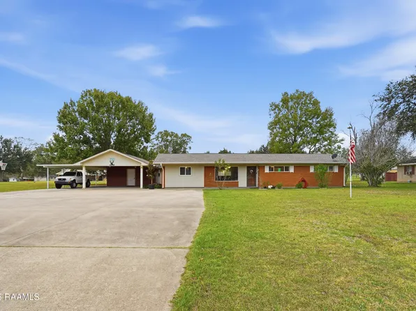 733 Dejean St, Washington, LA 70589