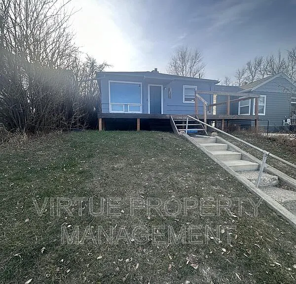 1104 5th St — Photo 6