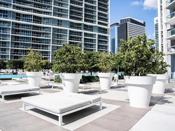 495 Brickell Ave APT 911, Miami, FL 33131