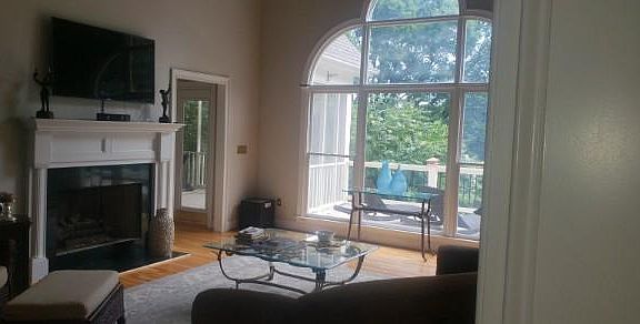 3rd image of 513 Spaulding Lake Dr