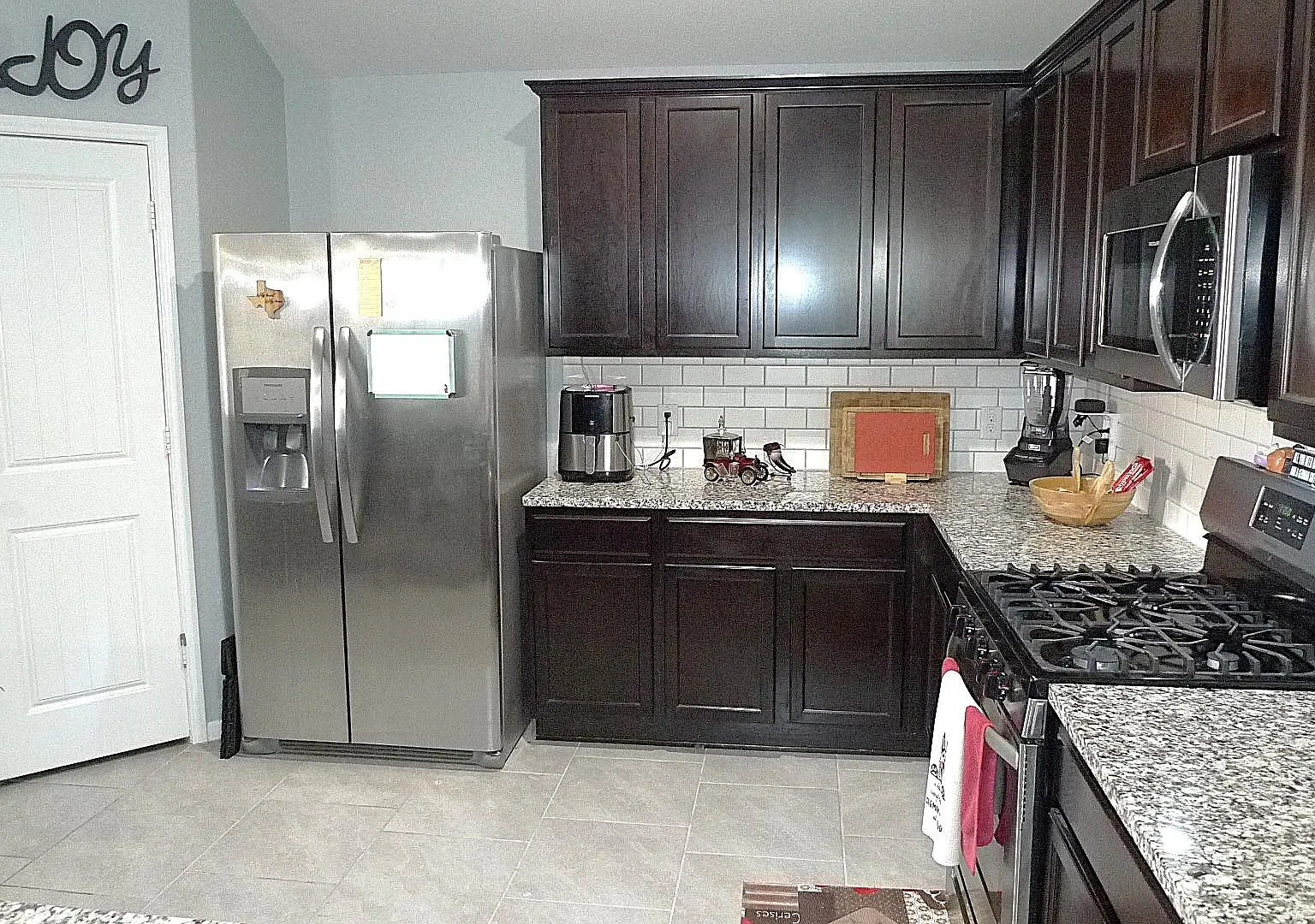 3 bed, 2.0 bath, 1731 sqft, $2,000 — Photo 4