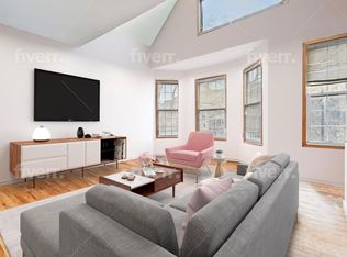 1438 W Barry Ave #2, Chicago, IL 60657