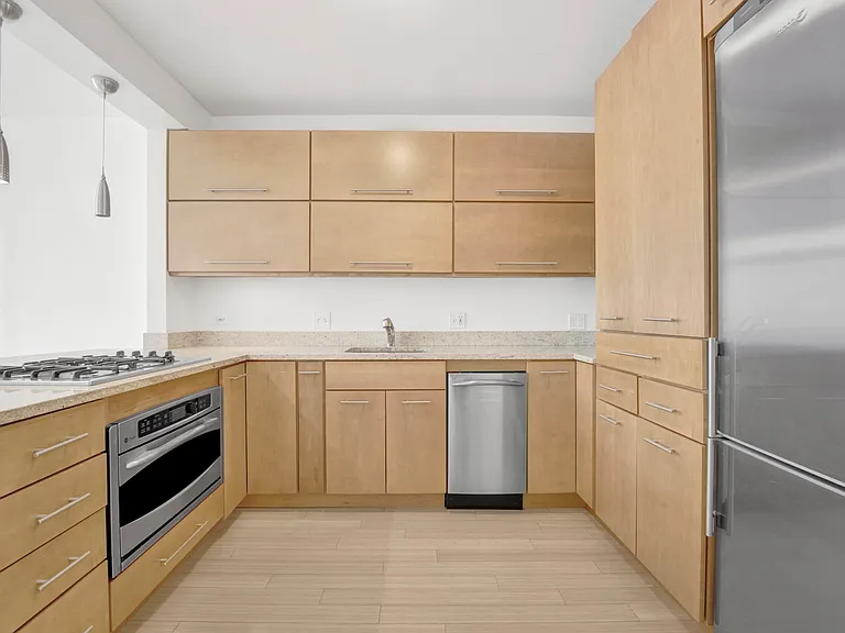600 N Dearborn St #603 — Photo 4