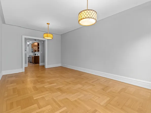 525 West 238th Street image 3 of 19