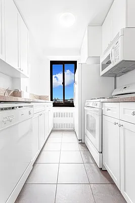 Rented by Olnick Organization | media 4