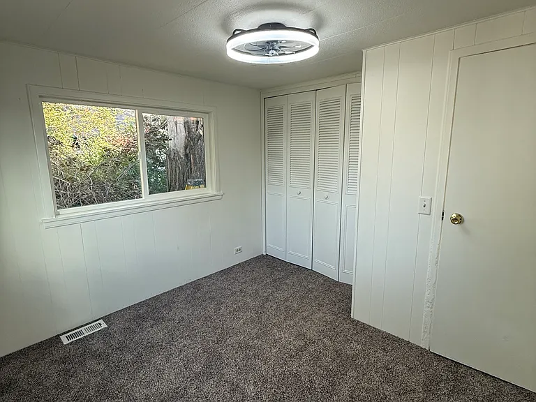 635 Washington Ave — Photo 14