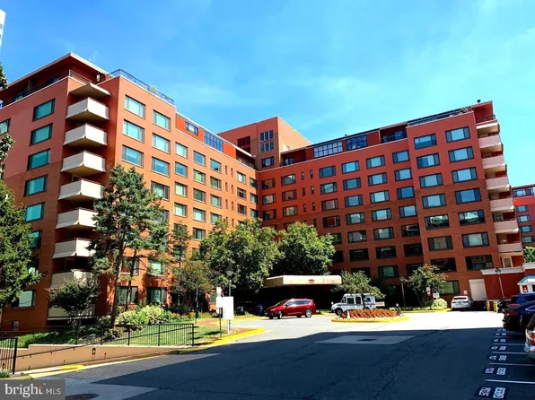 1021 Arlington Blvd APT 702, Arlington, VA 22209