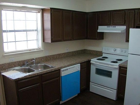 5th image of 2809 Wimbledon Ct APT B