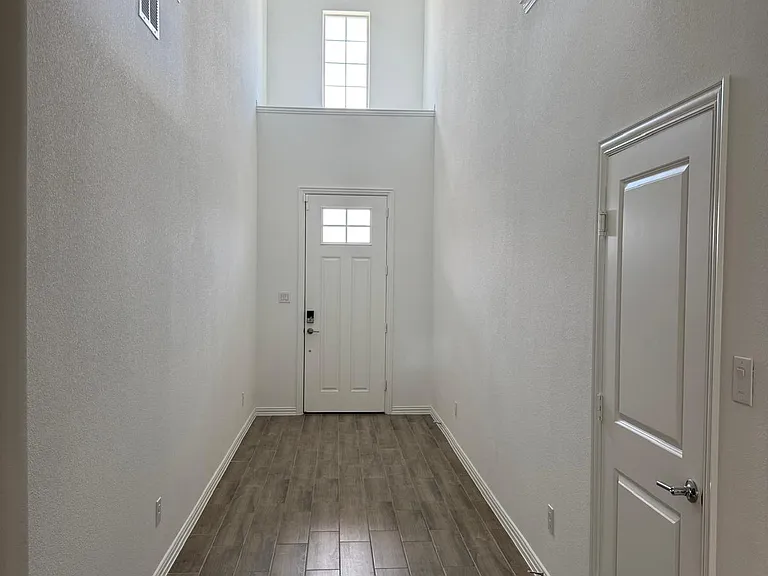 1213 Superbloom Ave — Photo 7