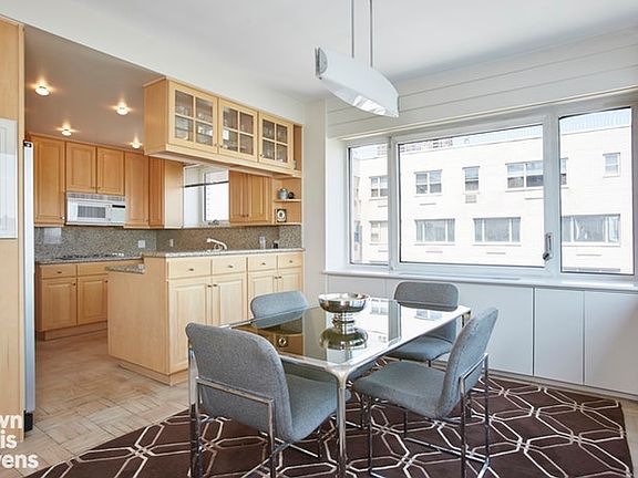 3rd image of 45 Sutton Pl S APT 20K