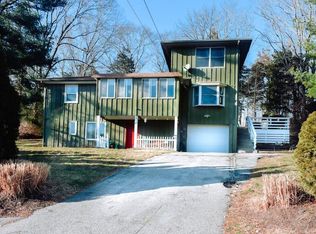 30 Ashaway Rd, Westerly, RI 02891