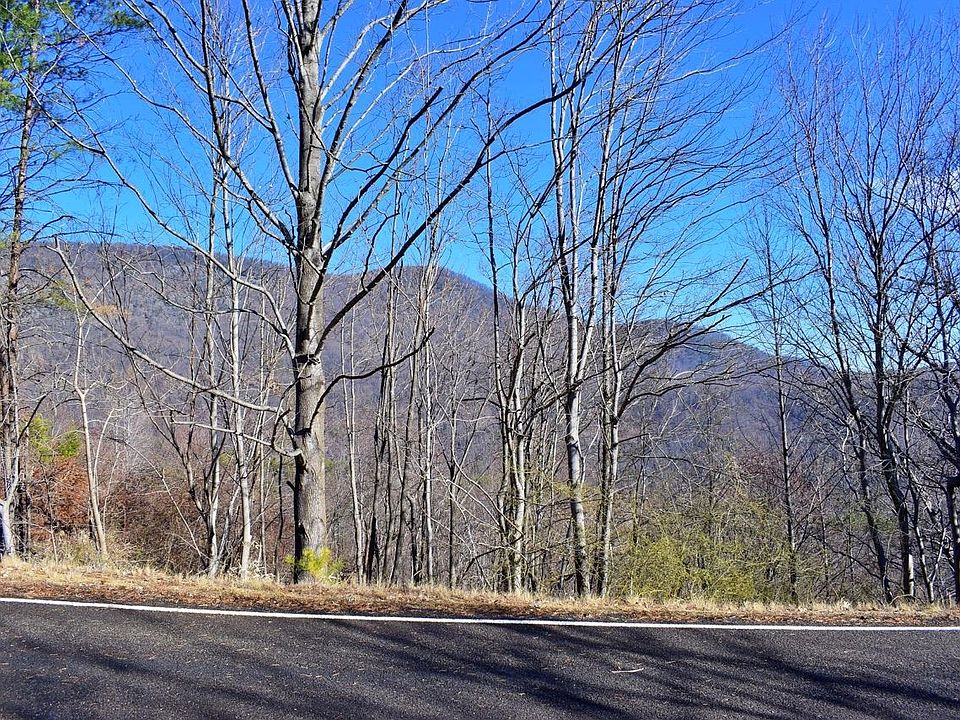 1st image of 214 Craggy Rock Ln