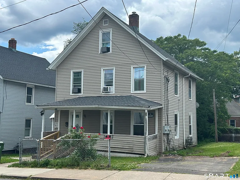 203 E Main St — Photo 14
