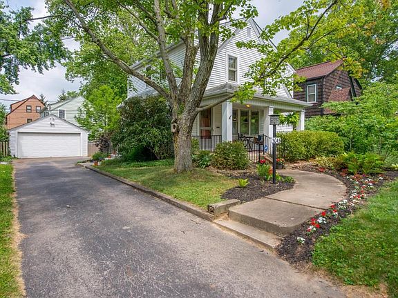 3rd image of 3043 Woodbine Pl