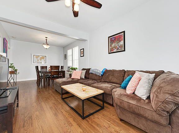 2nd image of 4318 N Leavitt St #1